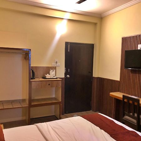 Hotel Peaceland Lumbini ภายนอก รูปภาพ