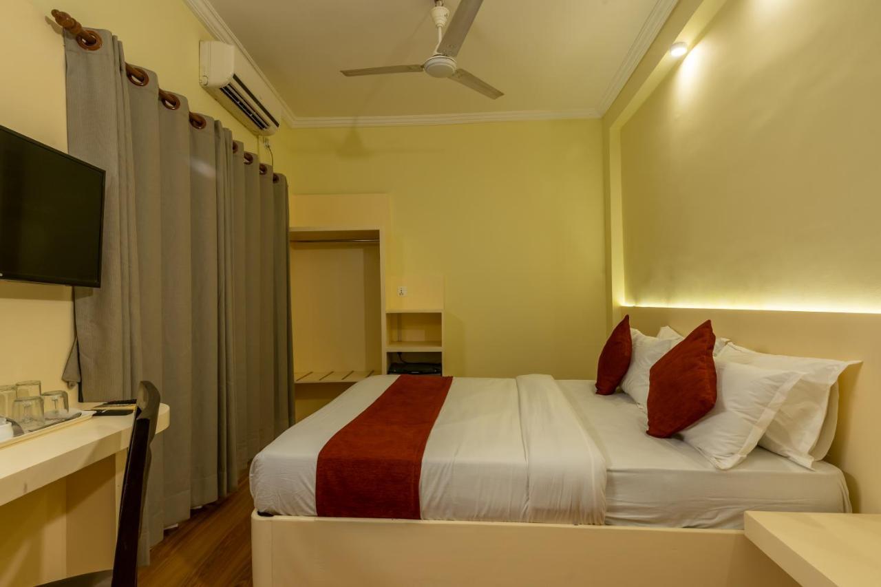 Hotel Peaceland Lumbini ภายนอก รูปภาพ