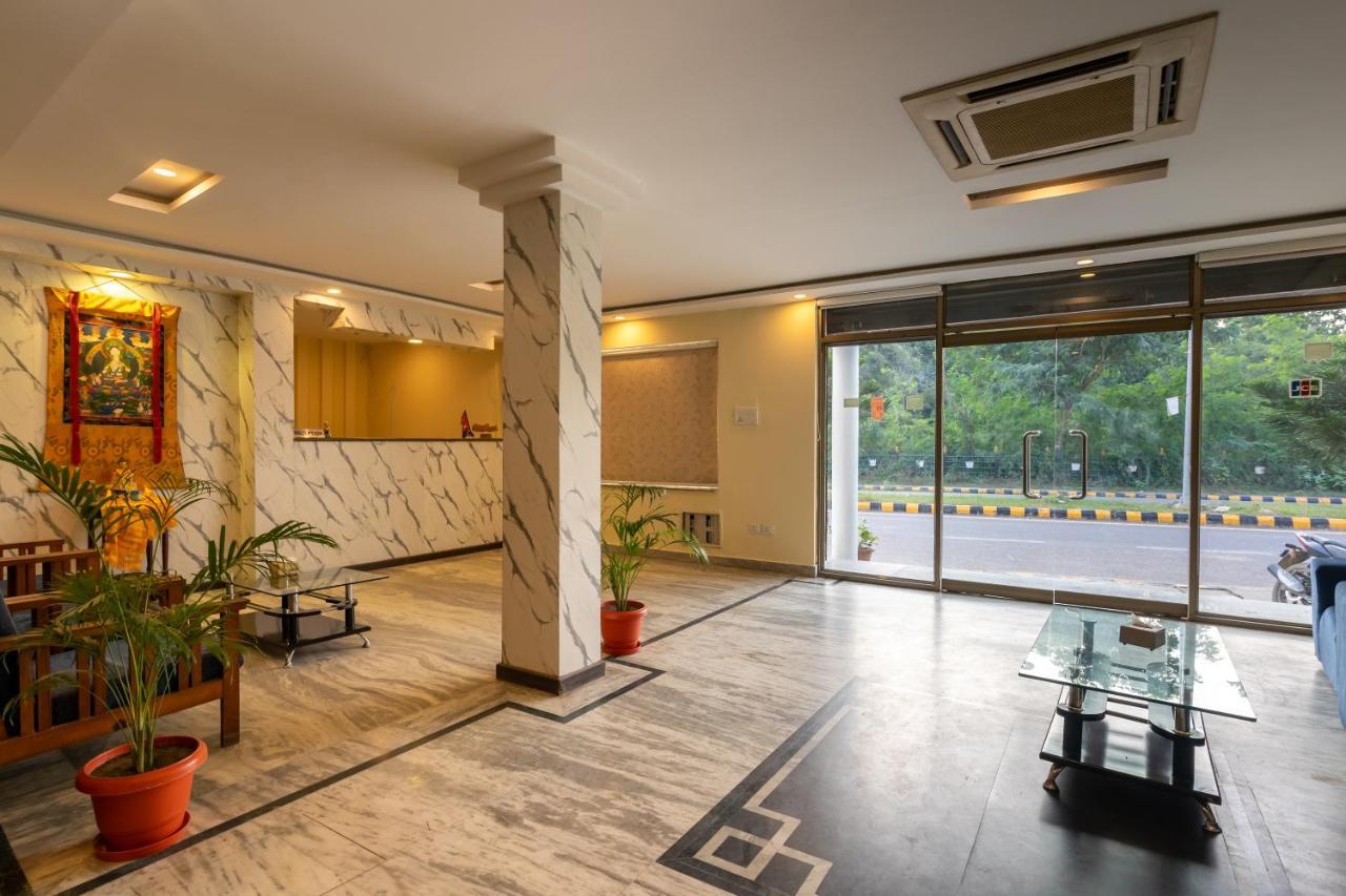 Hotel Peaceland Lumbini ภายนอก รูปภาพ