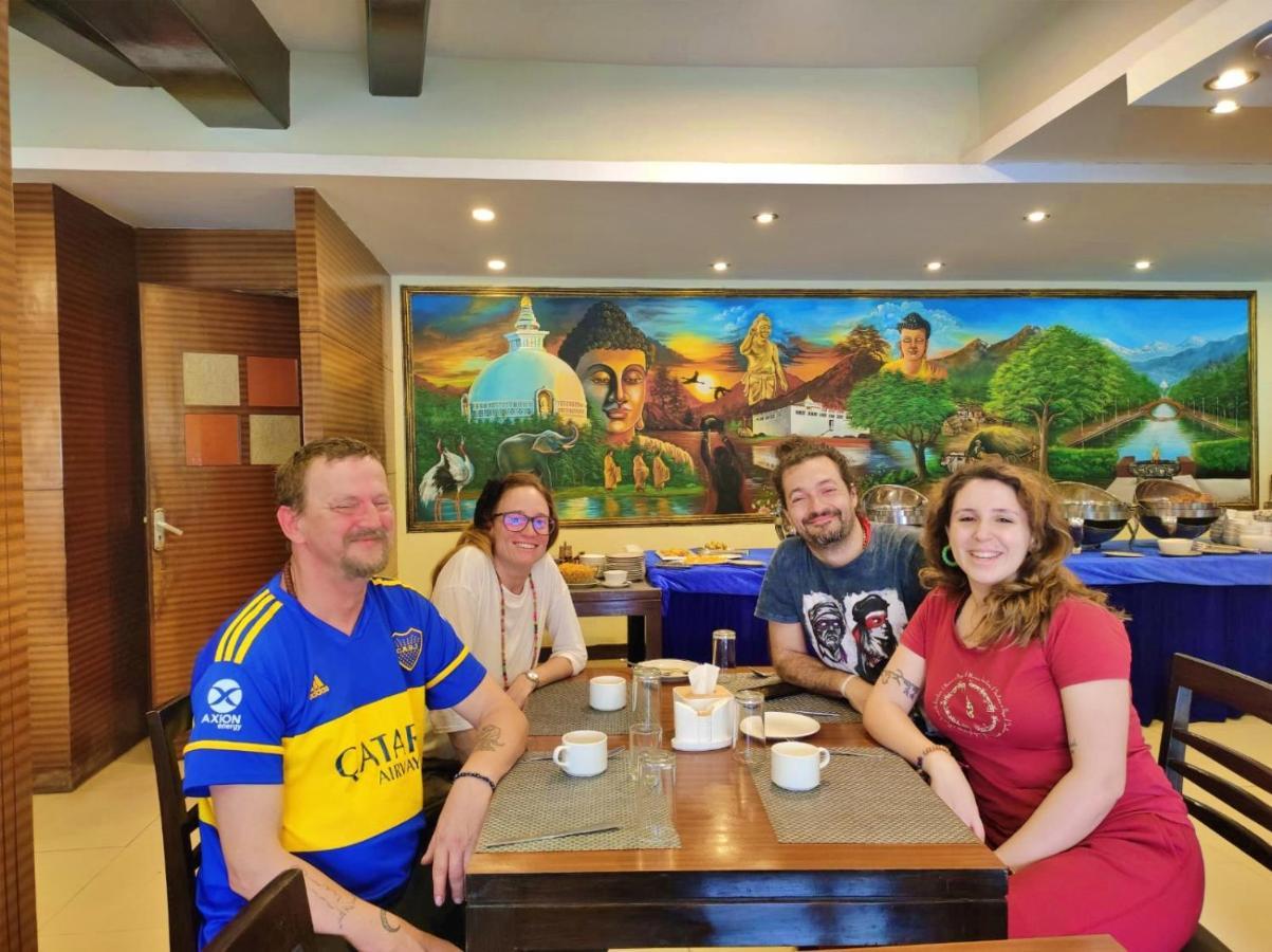 Hotel Peaceland Lumbini ภายนอก รูปภาพ