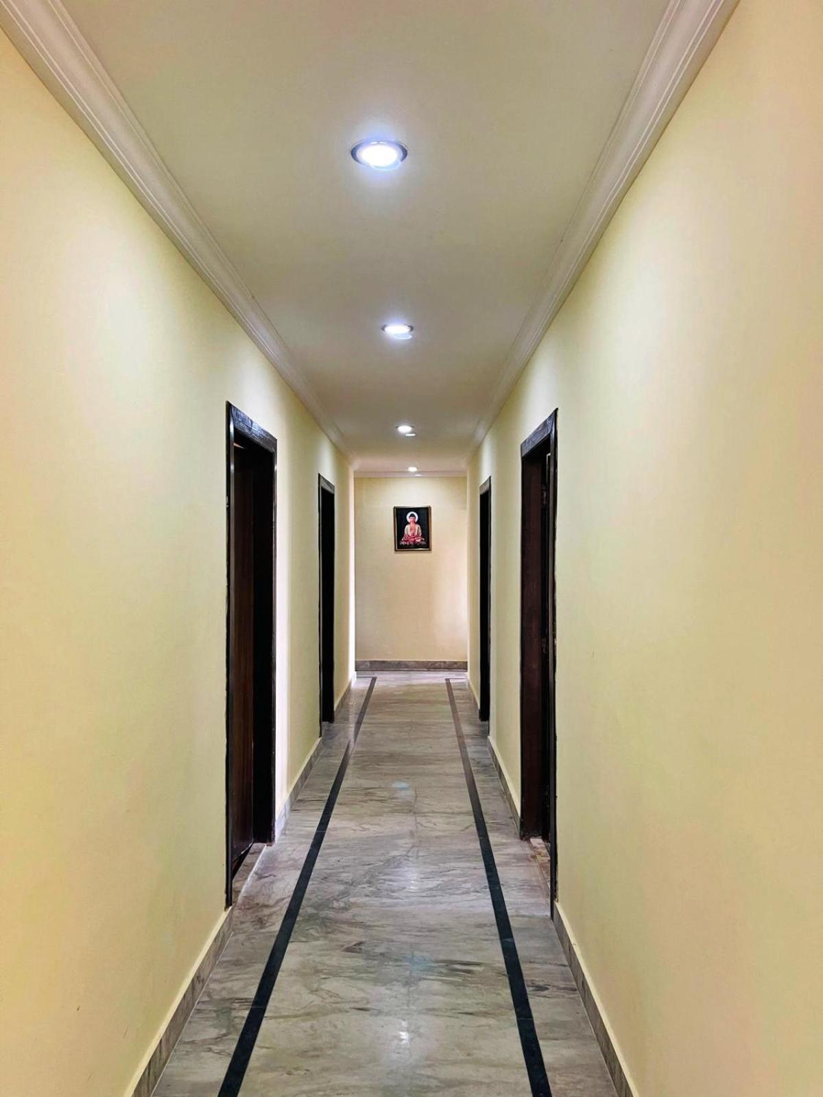 Hotel Peaceland Lumbini ภายนอก รูปภาพ