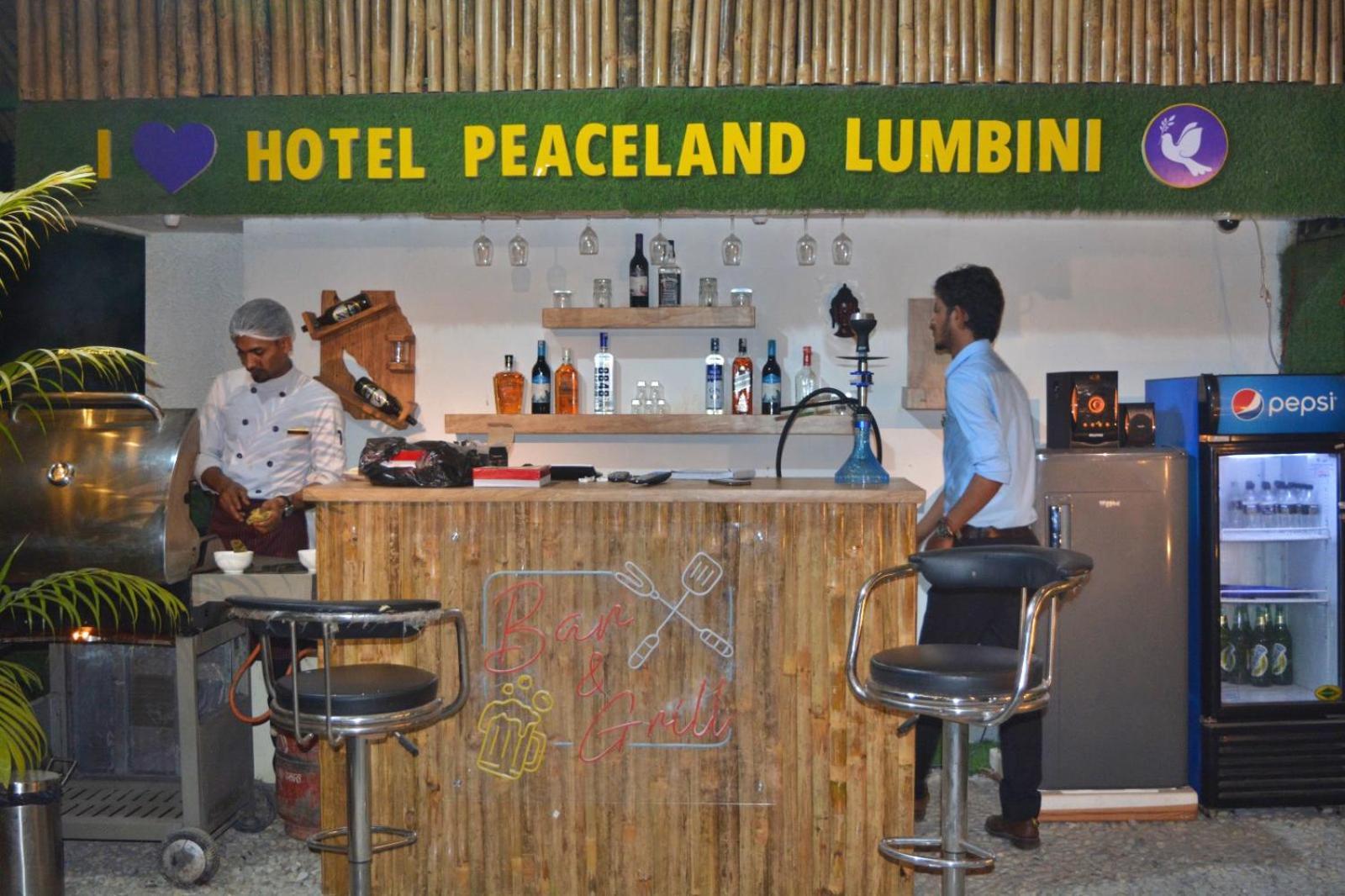 Hotel Peaceland Lumbini ภายนอก รูปภาพ